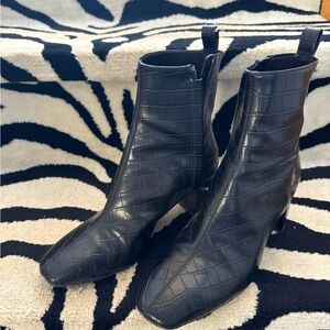 HM croc booties